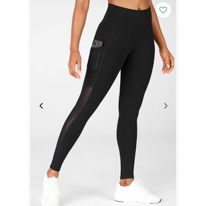 💛 Fabletics powerhold with mesh pockets 2/20